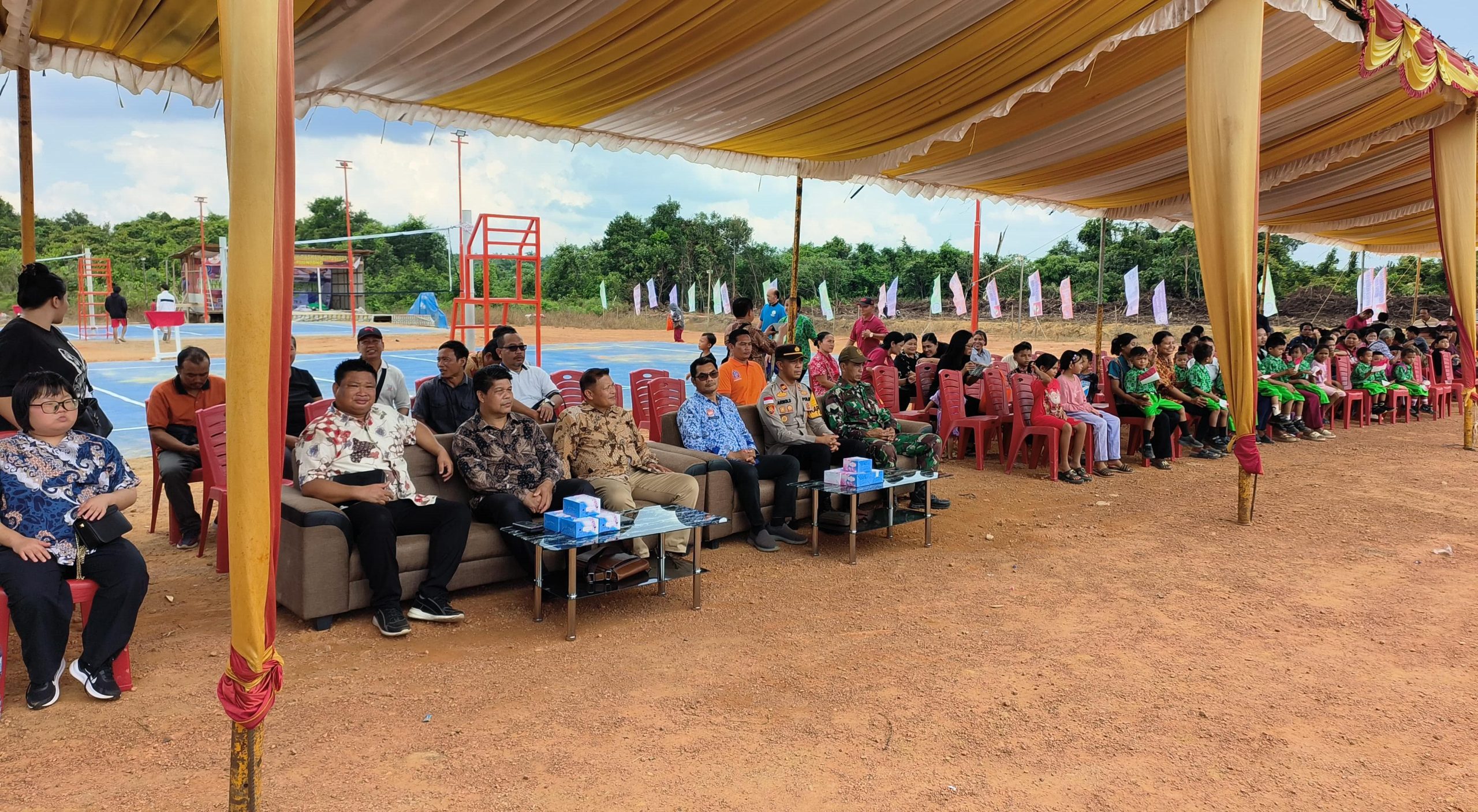 Read more about the article Pemerintah Kecamatan Toba Hadiri Peresmian Gedung TK Tunas Alfa Omega dan Pembukaan Turnamen Volly Ball Alfa Omega Cup I 2025 di Dusun Plunjong