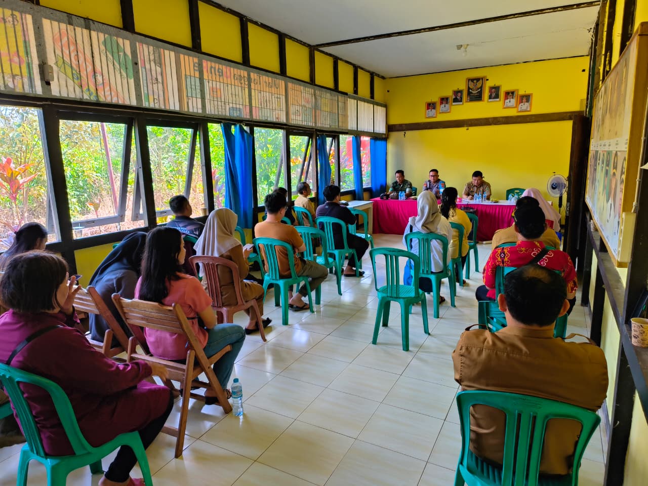 Read more about the article Kecamatan Toba Lakukan Diskusi Penanganan Sampah, Membentuk KSM ” Teraju Solek’ ” untuk Optimalisasi Kebersihan