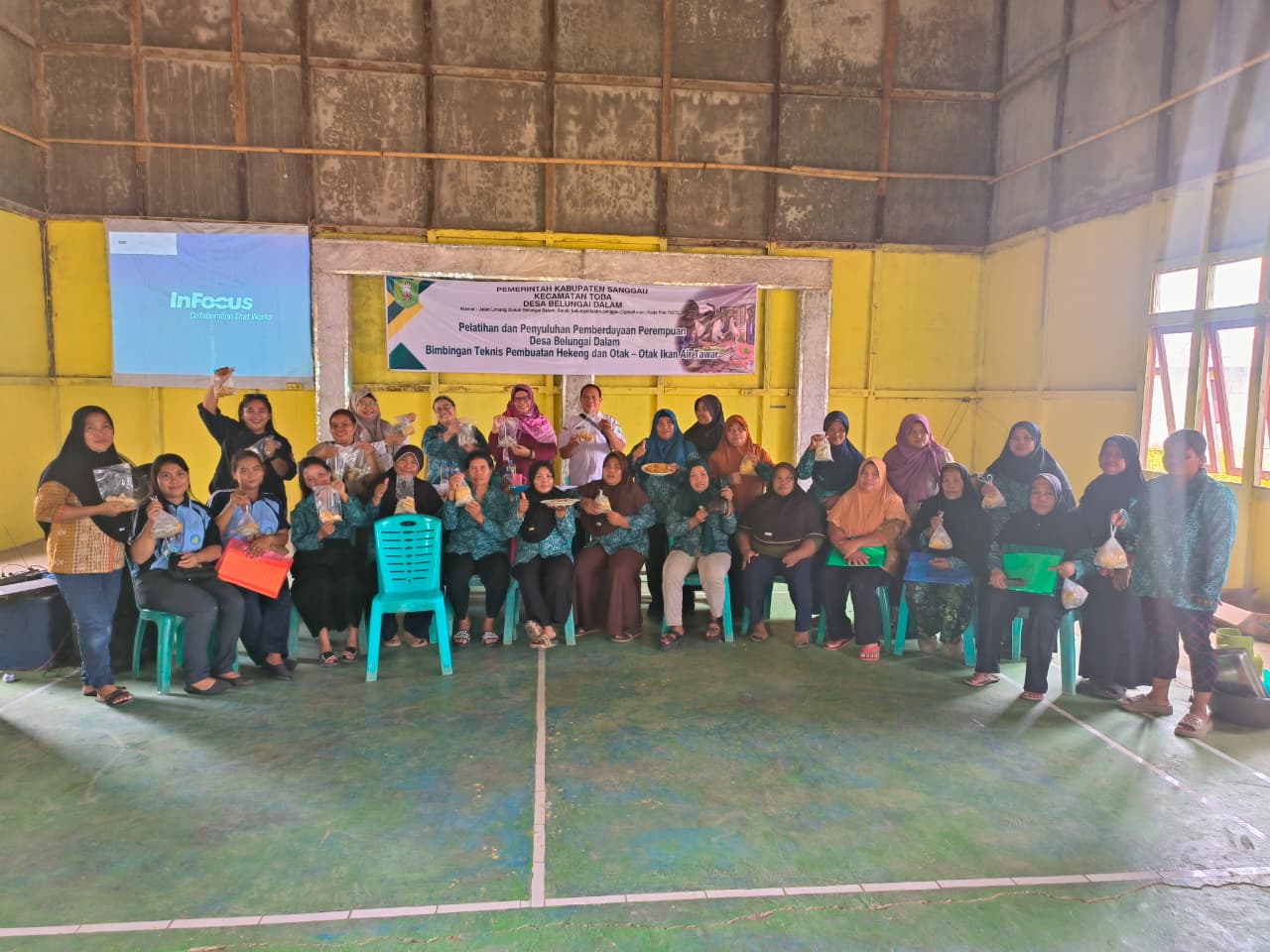 Read more about the article Ketua TPPKK Kecamatan Toba Hadiri Pelatihan Pemberdayaan Perempuan di Desa Belungai Dalam