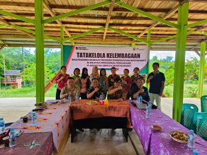 Read more about the article Camat Toba Hadiri Kegiatan Pembinaan Tata Kelola Kelembagaan Bagi Penerima Manfaat Program Pemberdayaan Masyarakat di Wilayah Operasional PT ANTAM Tbk