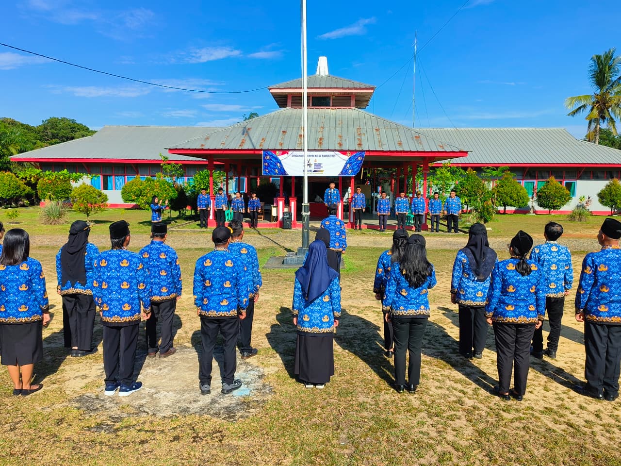 Read more about the article Kecamatan Toba Laksanakan Upacara Peringatan HUT Korpri ke-54